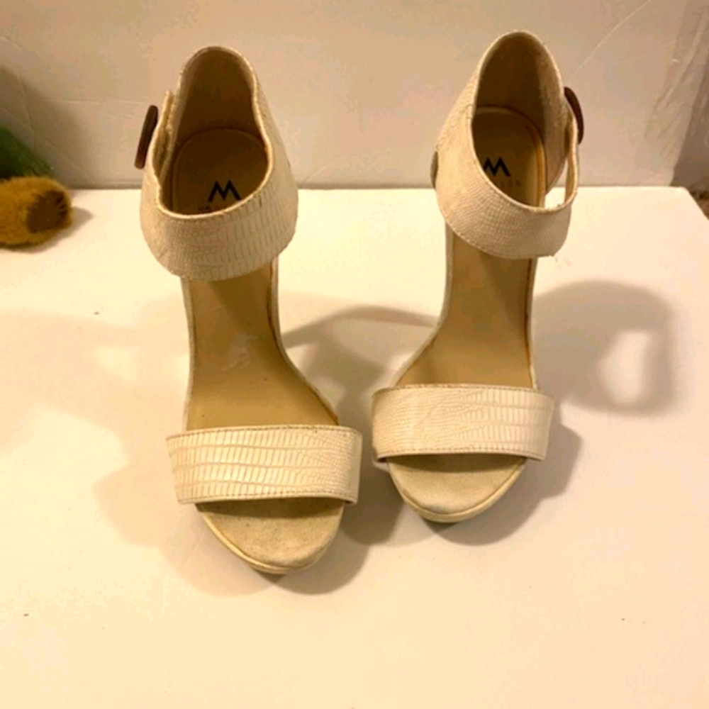 Women's shoes